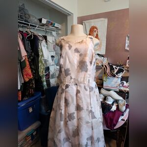 Eliza J Elegant Floral‎ Sleeveless Dress Long Sleeve Size 14 Formal/Prom/Party